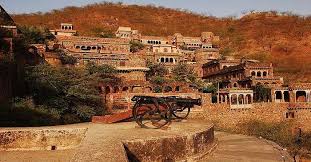 Pre-wedding photography at Neemrana Fort Palace
