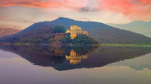 Scenic view of Siliserh Lake in Alwar